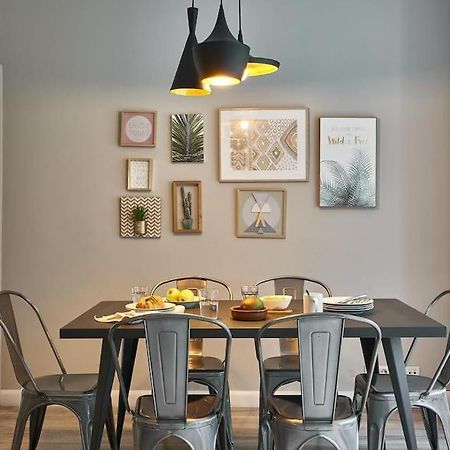 Magnificent 4 Bedroom Apartment In Eixample Barselona Dış mekan fotoğraf