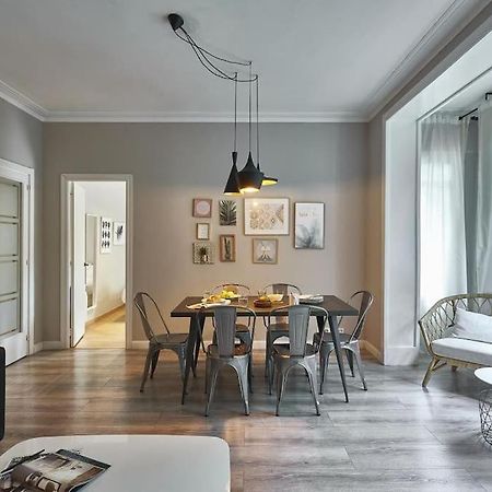 Magnificent 4 Bedroom Apartment In Eixample Barselona Dış mekan fotoğraf