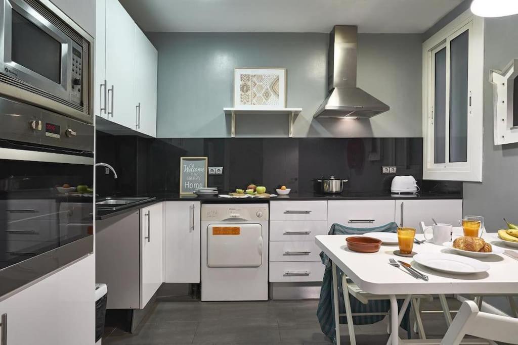 Magnificent 4 Bedroom Apartment In Eixample Barselona Dış mekan fotoğraf