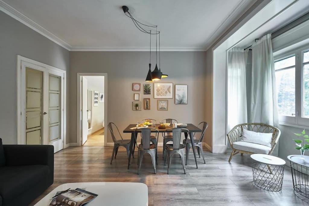 Magnificent 4 Bedroom Apartment In Eixample Barselona Dış mekan fotoğraf