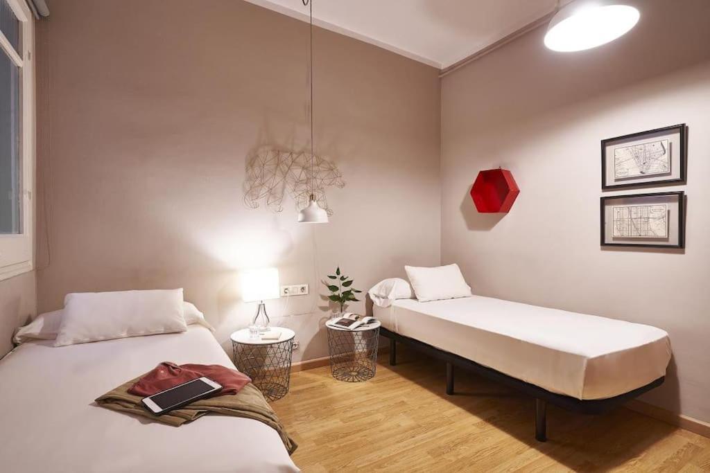 Magnificent 4 Bedroom Apartment In Eixample Barselona Dış mekan fotoğraf