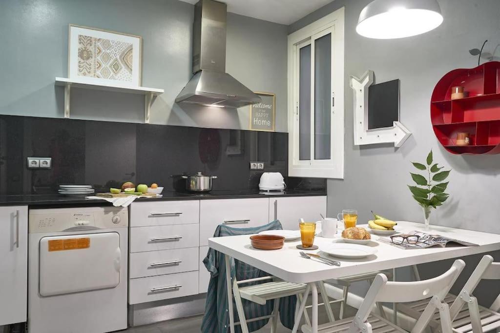 Magnificent 4 Bedroom Apartment In Eixample Barselona Dış mekan fotoğraf