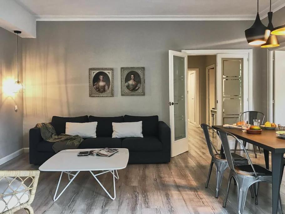 Magnificent 4 Bedroom Apartment In Eixample Barselona Dış mekan fotoğraf